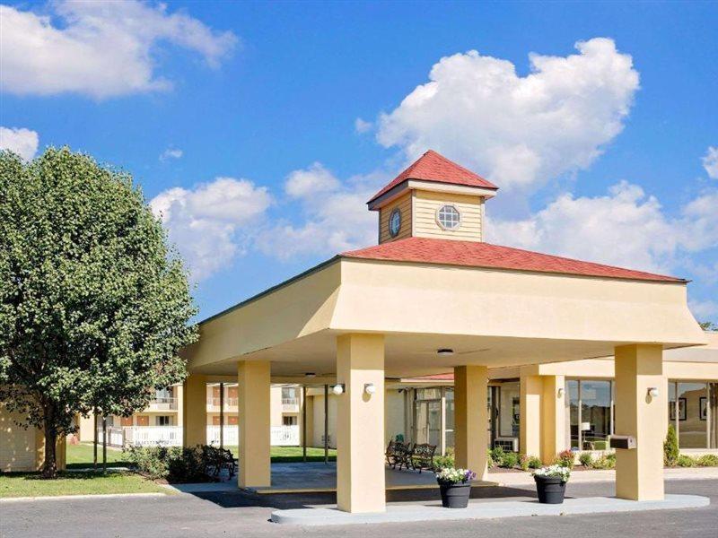 Days Inn By Wyndham Истон Экстерьер фото