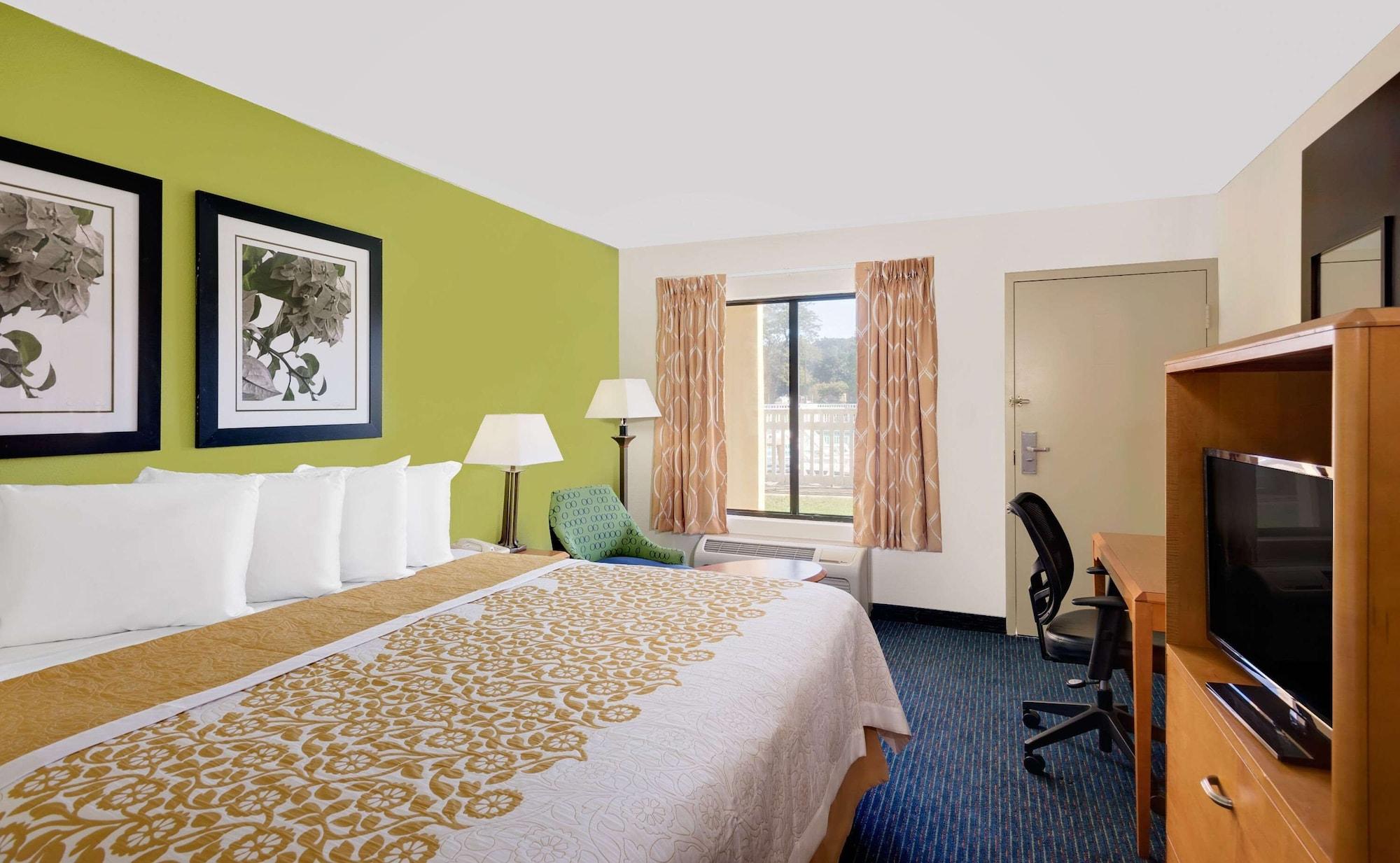 Days Inn By Wyndham Истон Экстерьер фото